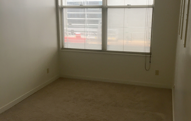 1 bed, 1 bath, $1,095