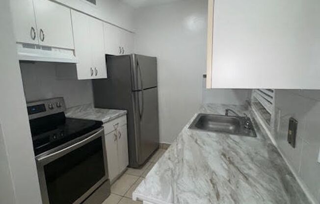 2 beds, 1 bath, 805 sqft, $1,895, Unit 103