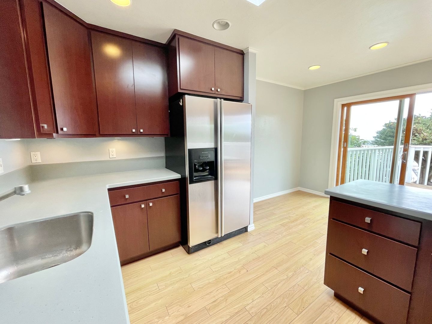 Bernal Hts. Spacious, Beautiful, Remodeled 3BR/2BA Home with Amazing Views, Deck!  PROGRESSIVE!
