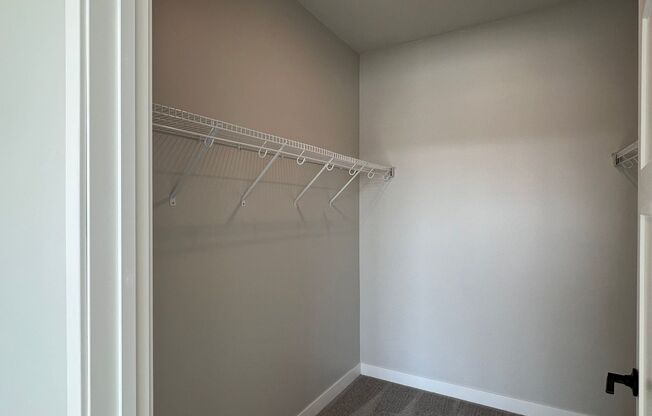 1 bed, 1 bath, 725 sqft, $1,675, Unit WR 305-229
