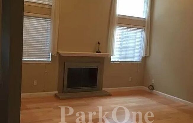 Nicely Updated Townhouse in Concord Availble Now!