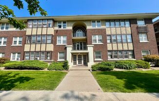 2114 N Summit