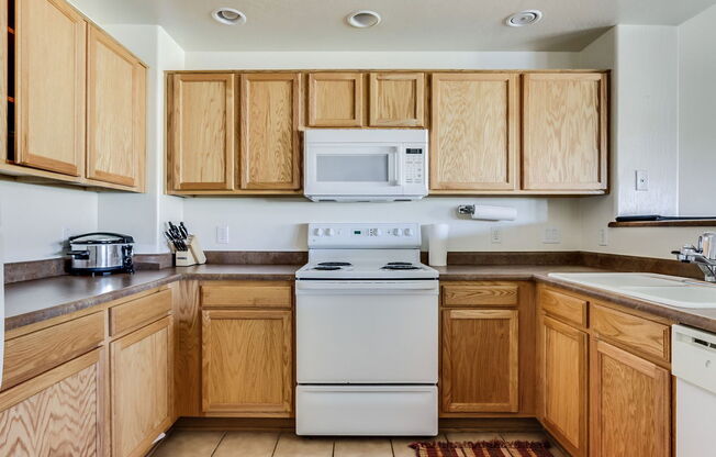 2 beds, 2 baths, 1,403 sqft, $2,000, Unit 2063