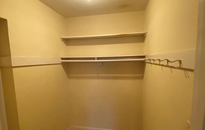 Studio, 1 bath, 550 sqft, $1,550, Unit 203