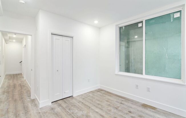 2 beds, 1 bath, 1,000 sqft, $1,558, Unit Unit 1