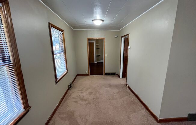 Phenomenal 2 Bedroom House in St. Paul Neighborhood! APPLY TODAY!