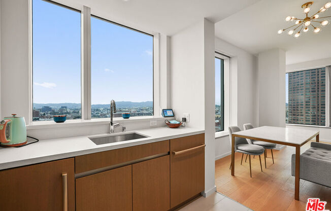 2 beds, 2 baths, 1,290 sqft, $6,000, Unit 2608