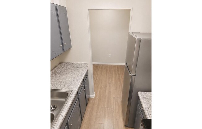 1 bed, 1 bath, 770 sqft, $810