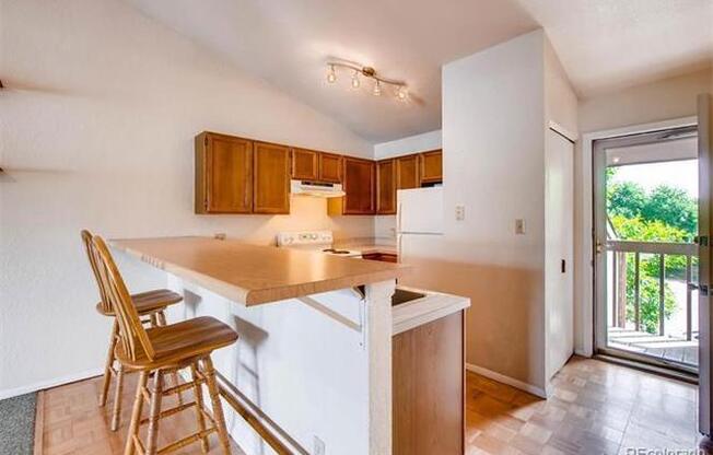 2 beds, 1 bath, $1,895