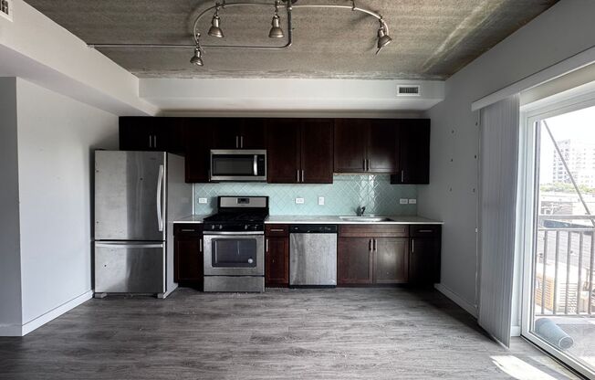 1 bed, 1 bath, 583 sqft, $1,900, Unit 504