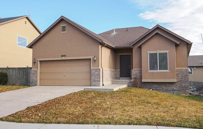 3 bedroom, 2 Bathroom Eagle Mountain Home