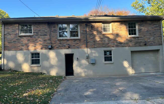 3 beds, 1 bath, $1,550