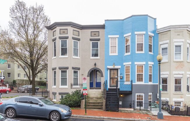 Stunning premium corner Townhome condo in the desirable Eckington neighborhood!