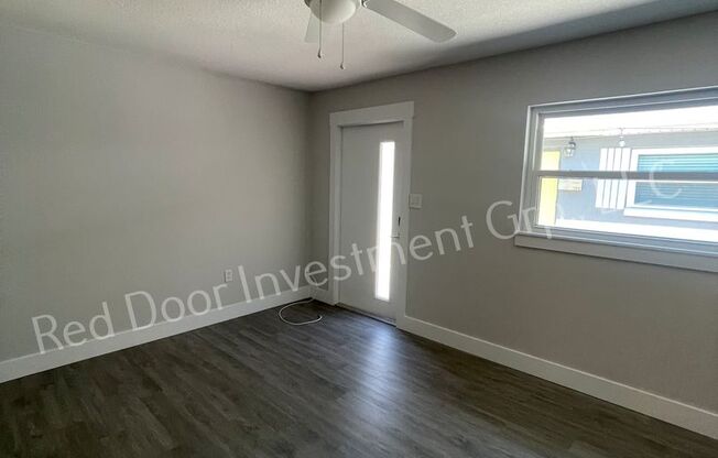 Updated and upgraded Spacious 1/1 Apartment in the Mills/50 District