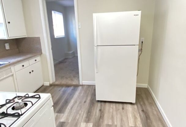 1 bed, 1 bath, $745, Unit 1/2