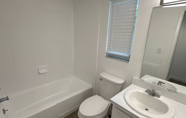 1 bed, 1 bath, 700 sqft, $1,415, Unit 9202-4