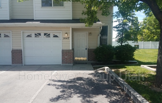 1447 W MAYAPPLE WAY