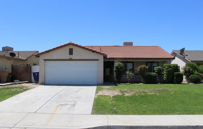 1327 Clipper Hills - 3 bedroom 2 bath, newer home.