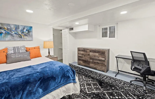 Fully Furnished 2-Bedroom Home in Old Colorado City – 1904 Sheldon Ave, Colorado Springs, CO 80904