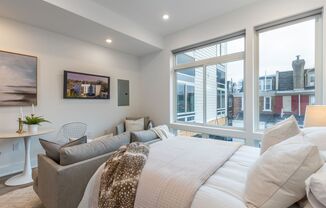 Studio, 1 bath, 500 sqft, $1,225, Unit 203
