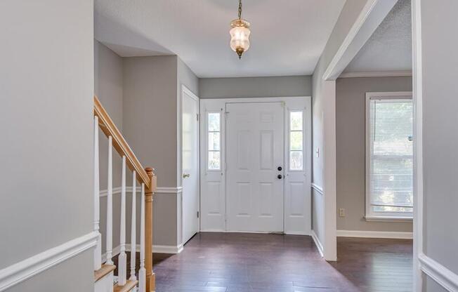 2453 RIVERLOOK DR