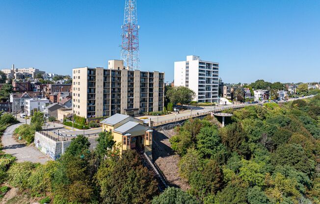 Studio, 1 bath, 580 sqft, $1,600, Unit 402