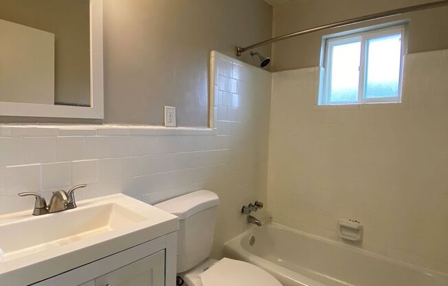 2 beds, 1 bath, 850 sqft, $1,520, Unit 497-D11