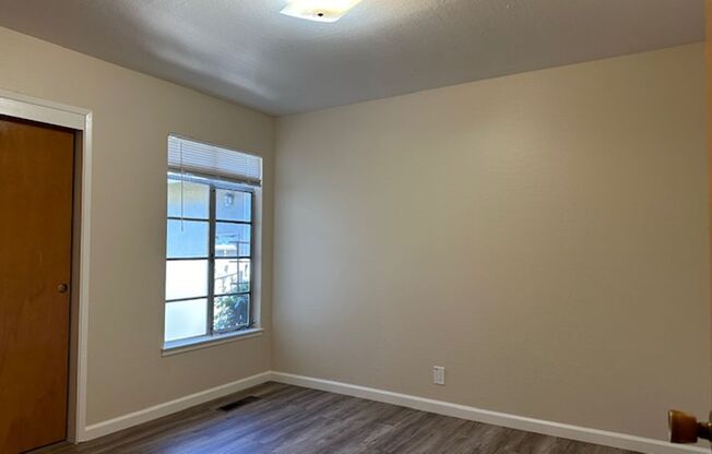 2 beds, 1 bath, $3,200