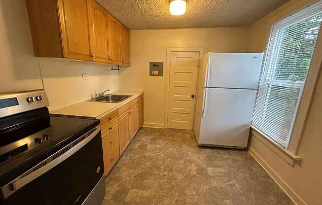 2 beds, 1 bath, 560 sqft, $1,550