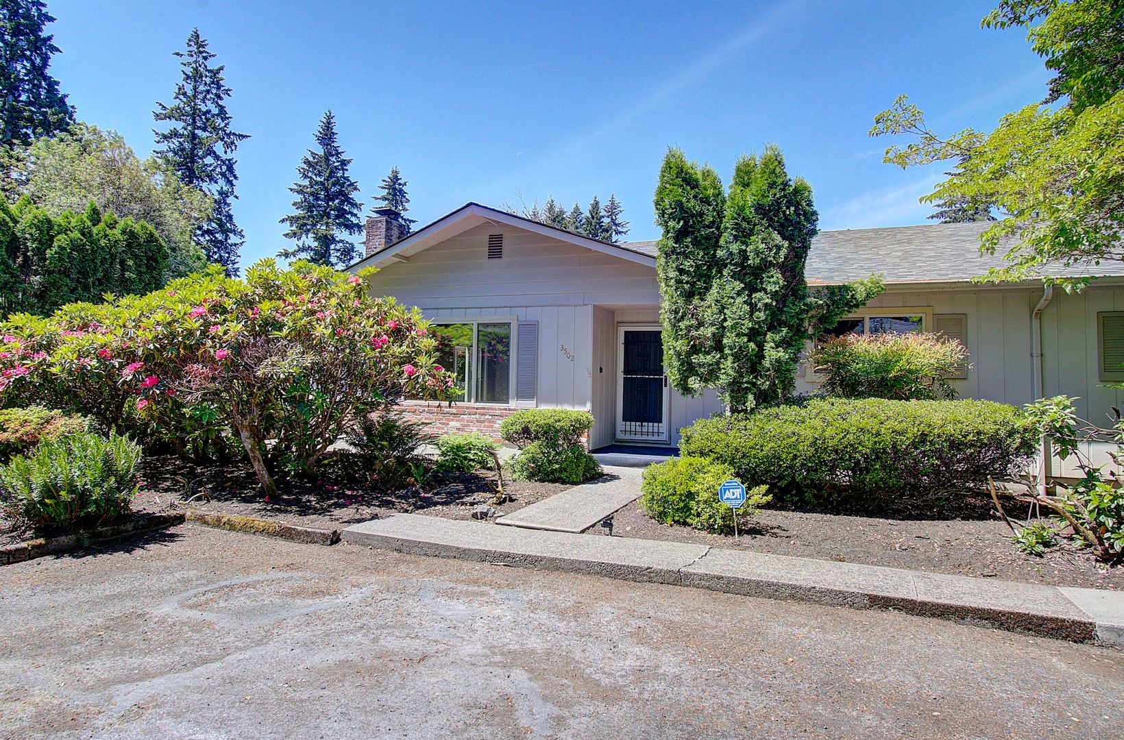 mvp02- 3504 Oaks Lane