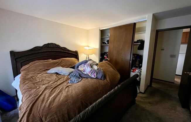 1 bed, 1 bath, $950, Unit 14