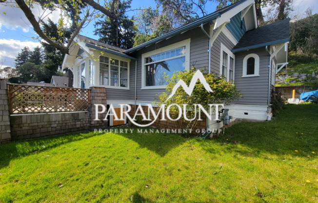 2 Bedroom with a Water View!