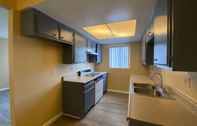 2 beds, 1 bath, 1,050 sqft, $1,895, Unit A