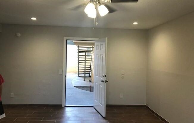 1 bed, 1 bath, $2,400, Unit 9