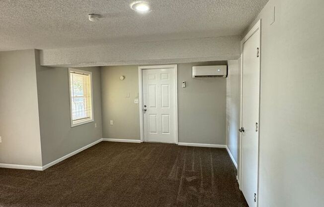 2 beds, 1 bath, $995