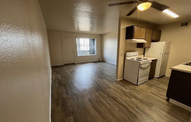 1 bed, 1 bath, 604 sqft, $929, Unit 2