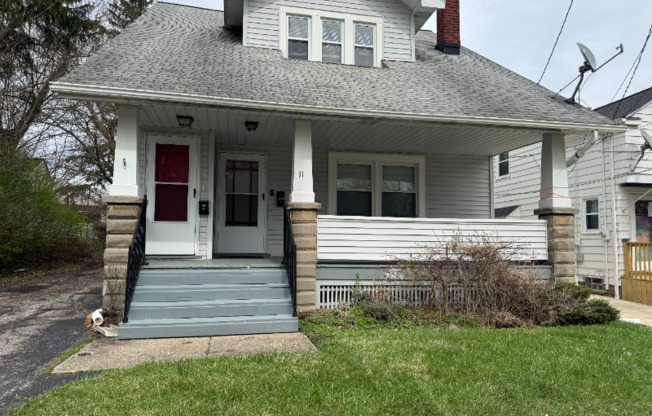 11 OAKWOOD AVE