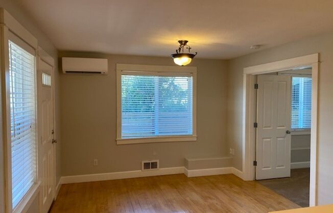 Light and bright one bedroom near PSU in SW PDX.