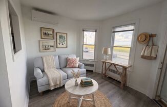 1 bed, 1 bath, 725 sqft, $2,100, Unit 87 Win #01