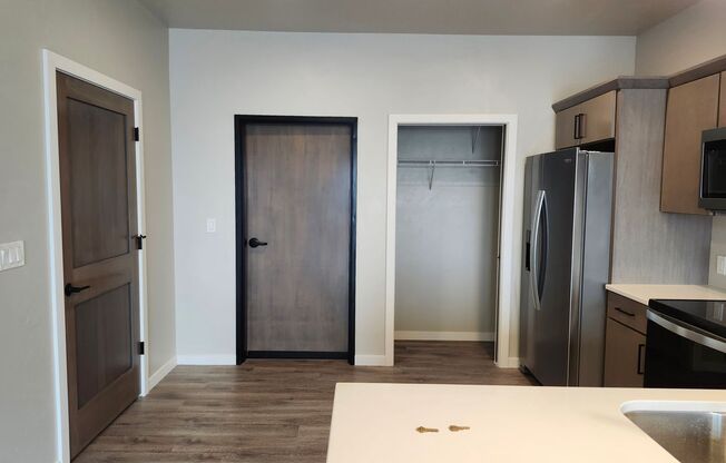 1 bed, 1 bath, 630 sqft, $1,350, Unit 402