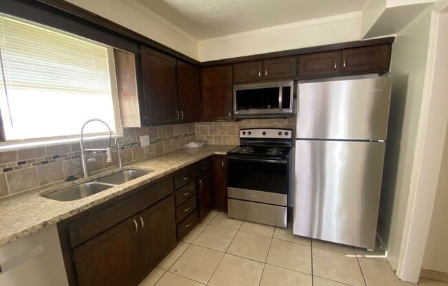 3 bed - 2 bath - All Appliances! 1/2 off first months rent