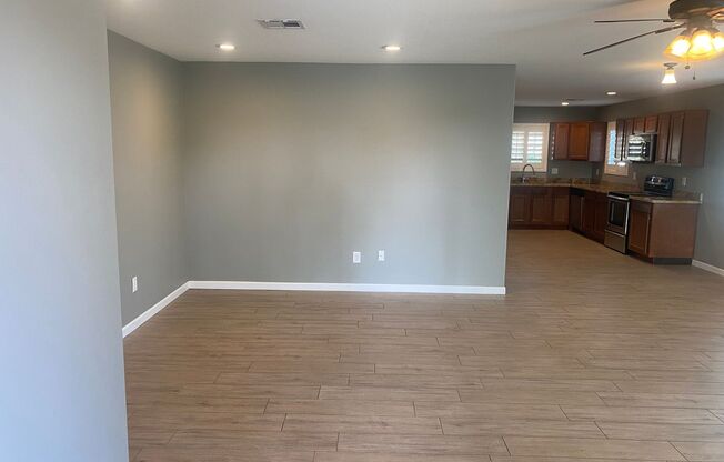Remodeled 3/2 SFH Glendale, built in 2016