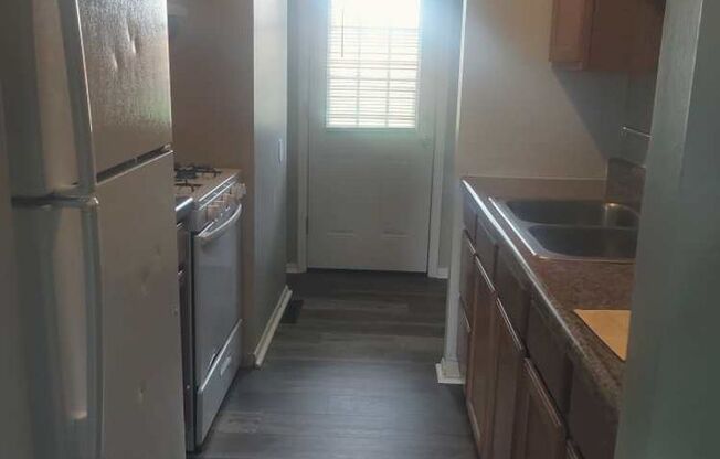 1 bed, 1 bath, $750, Unit 227