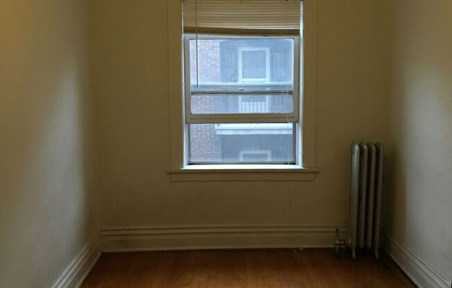 1 bed, 1 bath, $975, Unit 201