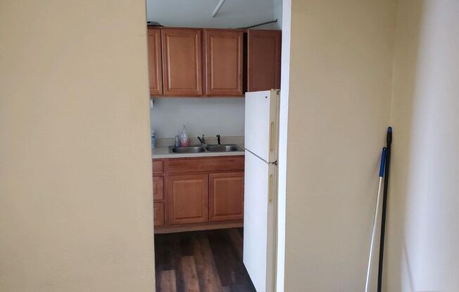 Studio, 1 bath, 350 sqft, $600