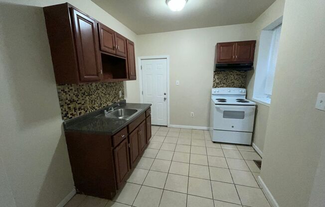 3 beds, 1 bath, $1,420