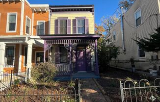 Charming 2 BR/1.5 BA EOG Townhome in Anacostia!