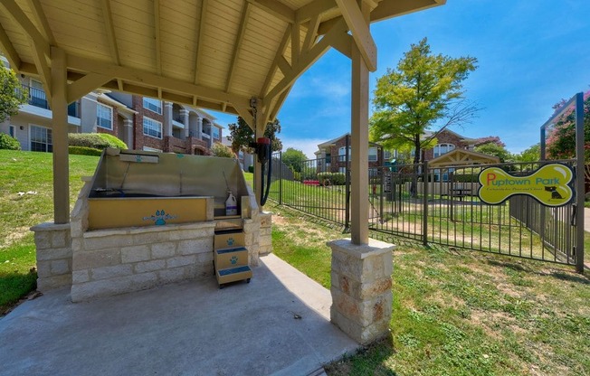 outdoor barbeque area with roof