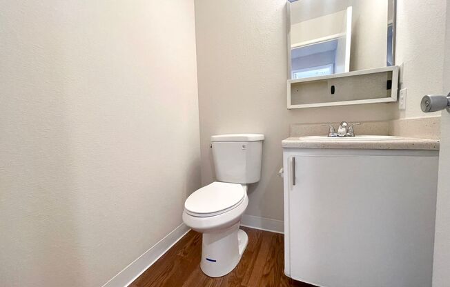 2 beds, 1.5 baths, 890 sqft, $1,700, Unit G-10