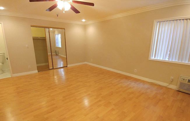 2 beds, 2 baths, 910 sqft, $2,595, Unit 209